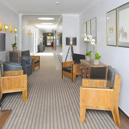 Hotel Drake Longchamp 3*