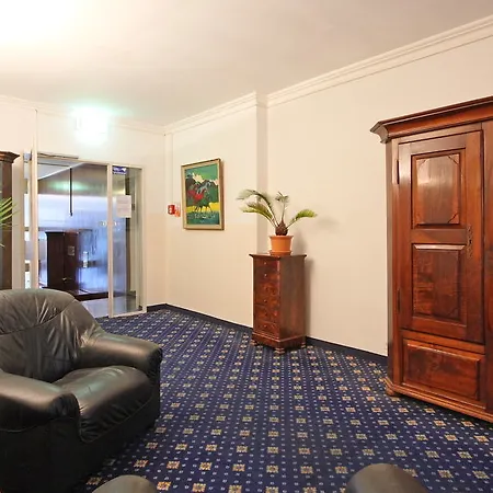 Drake Longchamp Hotel 3*