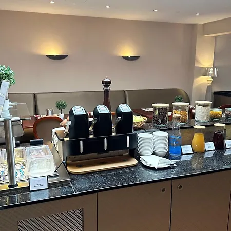 Drake Longchamp 3* Geneva