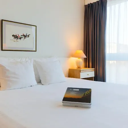 Drake Longchamp 3* Geneva